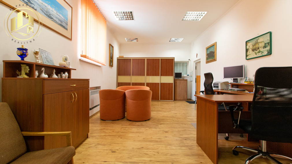 Kancelária na prenájom priamo na námestí mesta Poprad