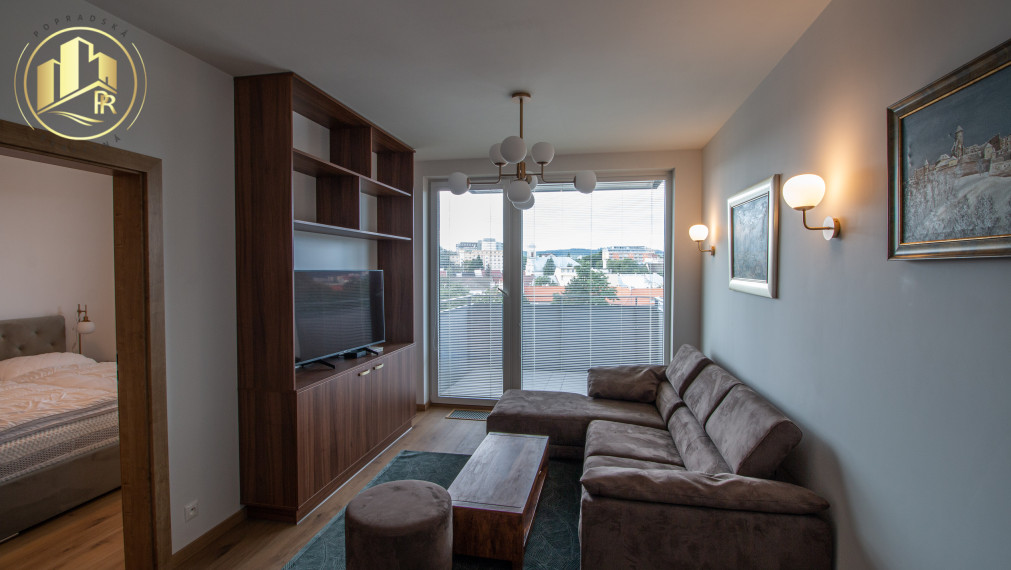 Štýlový 2-izbový byt s balkónom, parkovaním a výhľadom – top lokalita Poprad