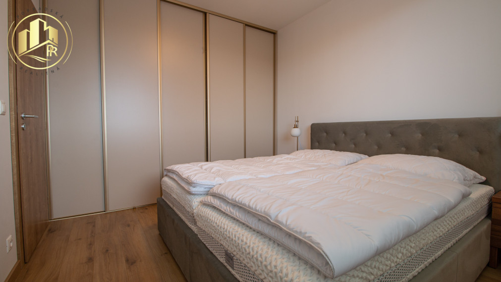 Štýlový 2-izbový byt s balkónom, parkovaním a výhľadom – top lokalita Poprad