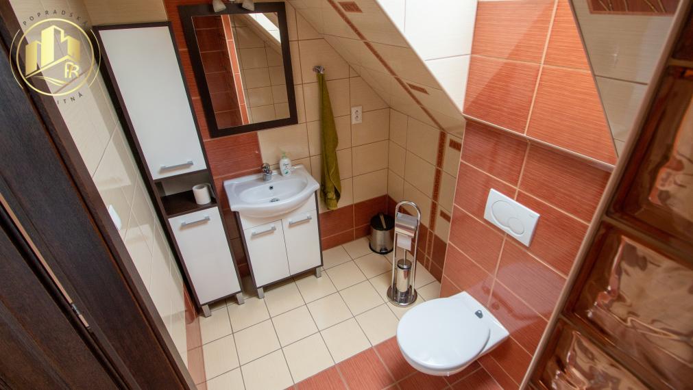 Priestranné kancelárske priestory na prenájom priamo na námestí Poprad - Spišská Sobota