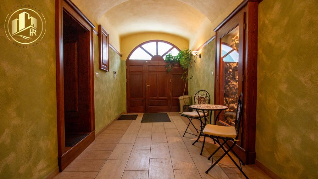 Priestranné kancelárske priestory na prenájom priamo na námestí Poprad - Spišská Sobota