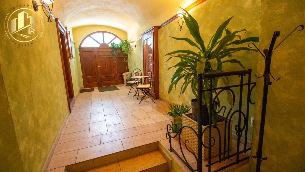 Priestranné kancelárske priestory na prenájom priamo na námestí Poprad - Spišská Sobota