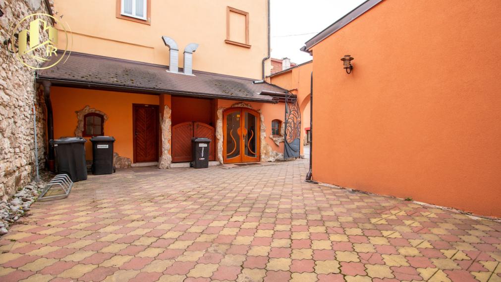 Reprezentatívny priestor na prenájom priamo na námestí mesta Poprad