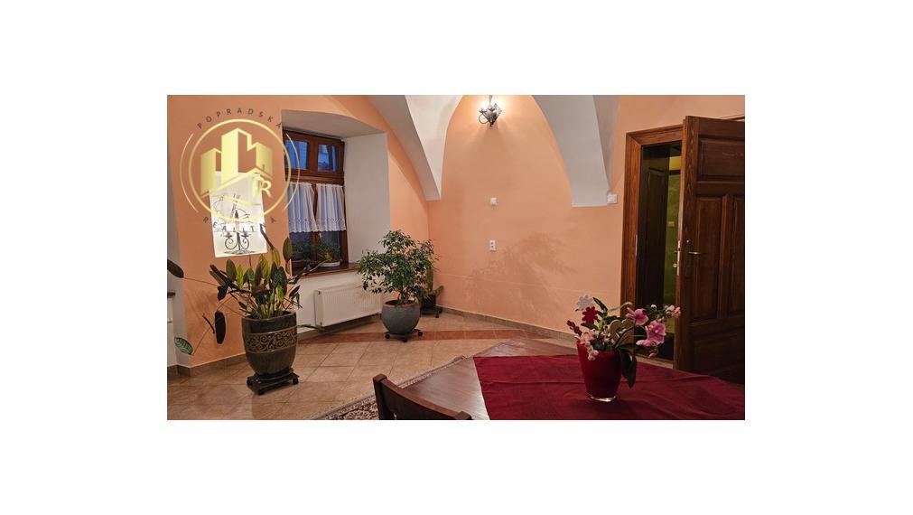 Priestranné kancelárske priestory na prenájom priamo na námestí Poprad - Spišská Sobota