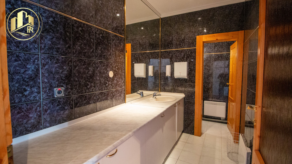 Reprezentatívne a priestranné kancelárie na prenájom priamo na námestí mesta Poprad