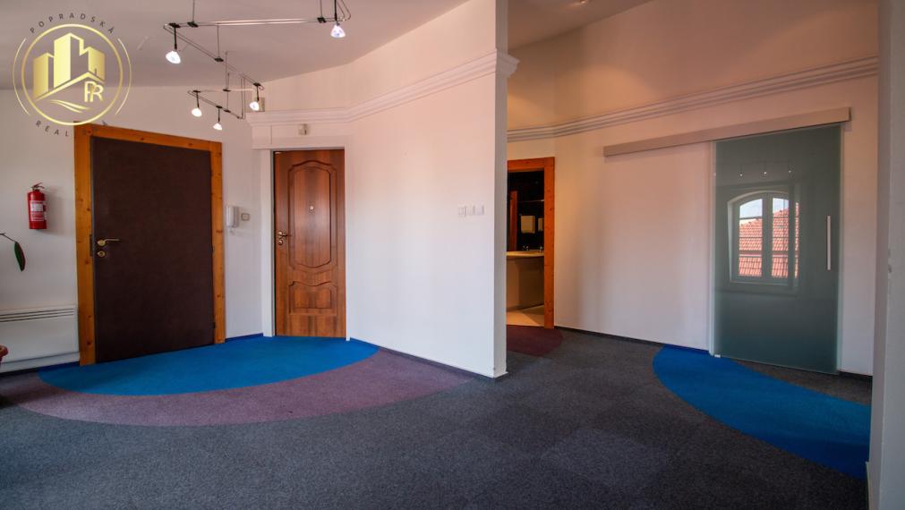 Reprezentatívne a priestranné kancelárie na prenájom priamo na námestí mesta Poprad