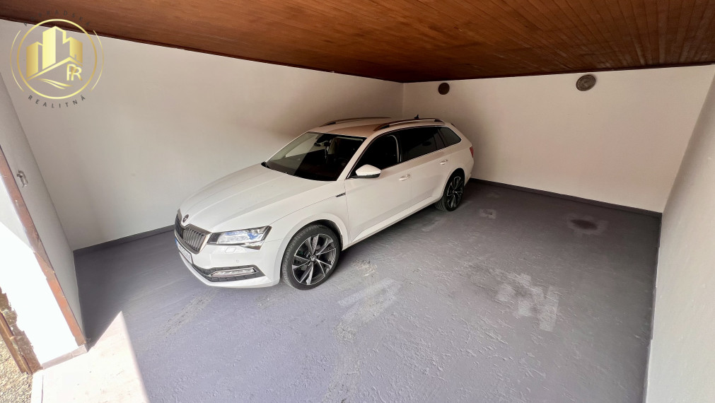 Veľká garáž na prenájom, Starý Juh - Poprad