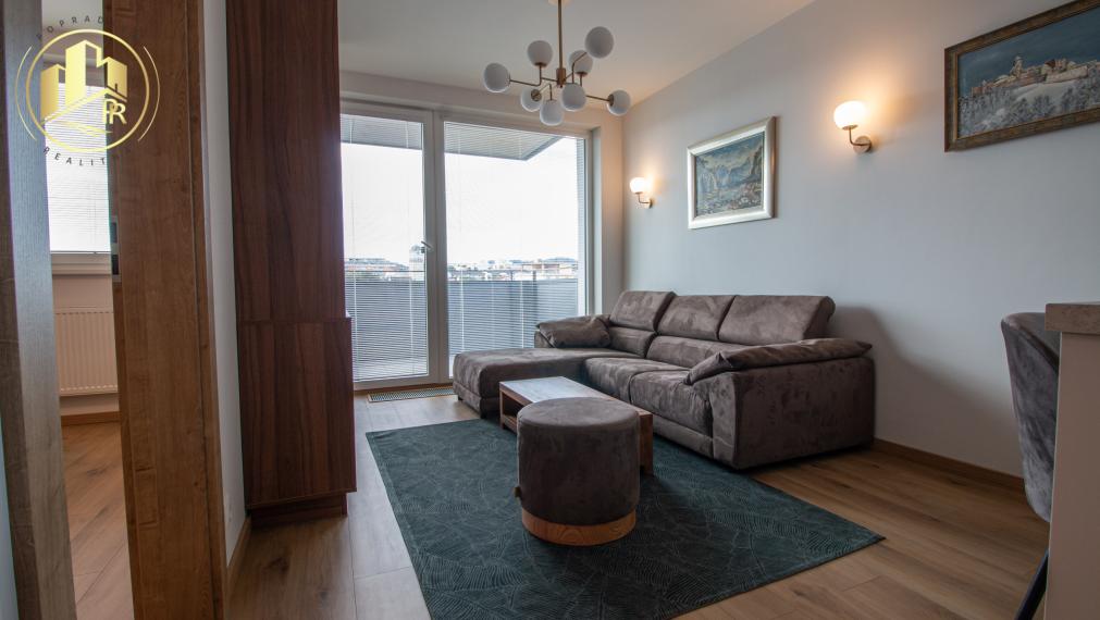 Štýlový 2-izbový byt s balkónom, parkovaním a výhľadom – top lokalita Poprad