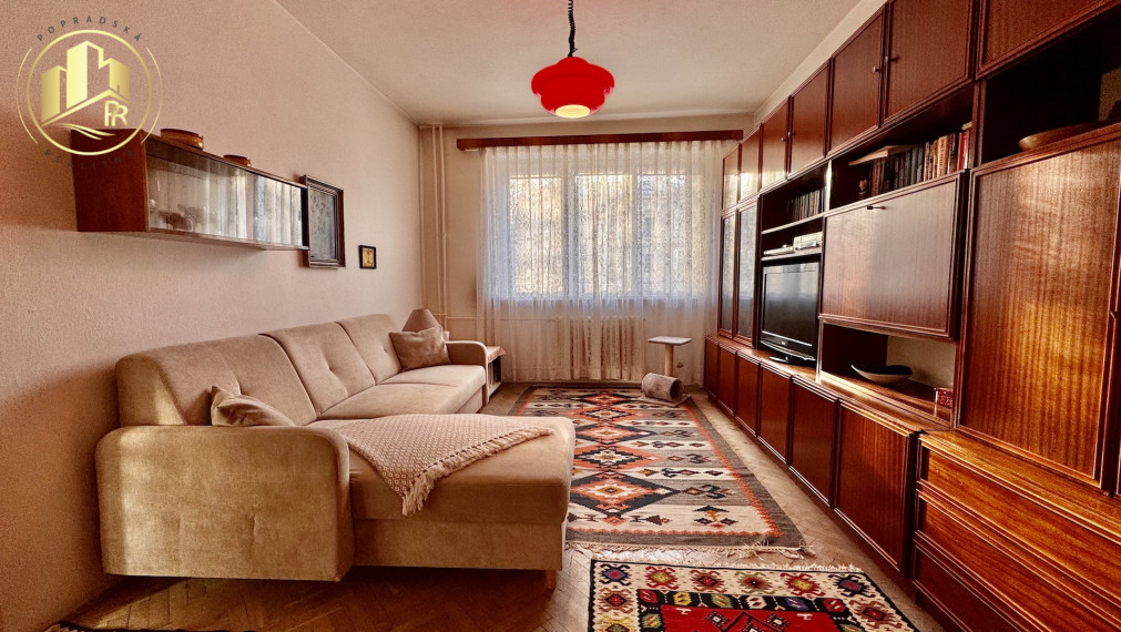 REZERVOVANÉ !! Veľkorysý 3-izbový byt s veľkým zaskleným balkónom priamo pri OC Fórum