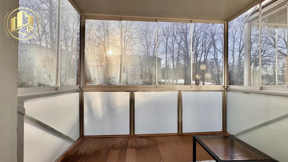 Veľkorysý 3-izbový byt s veľkým zaskleným balkónom priamo pri OC Fórum