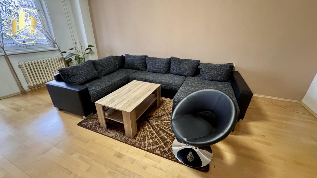 Priestranný 3-izbový byt s balkónom na prenájom, Poprad Juh