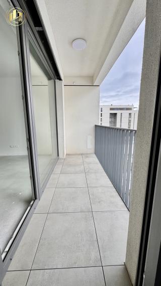 2 - izbový byt s loggiou na Novom nábreží na predaj