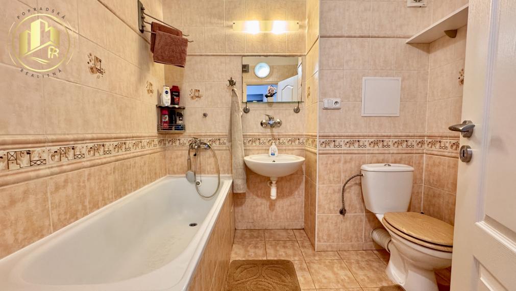 3-izbový byt s dvoma loggiami a výhľadom na Tatry – Poprad Veľká, komplet zariadený