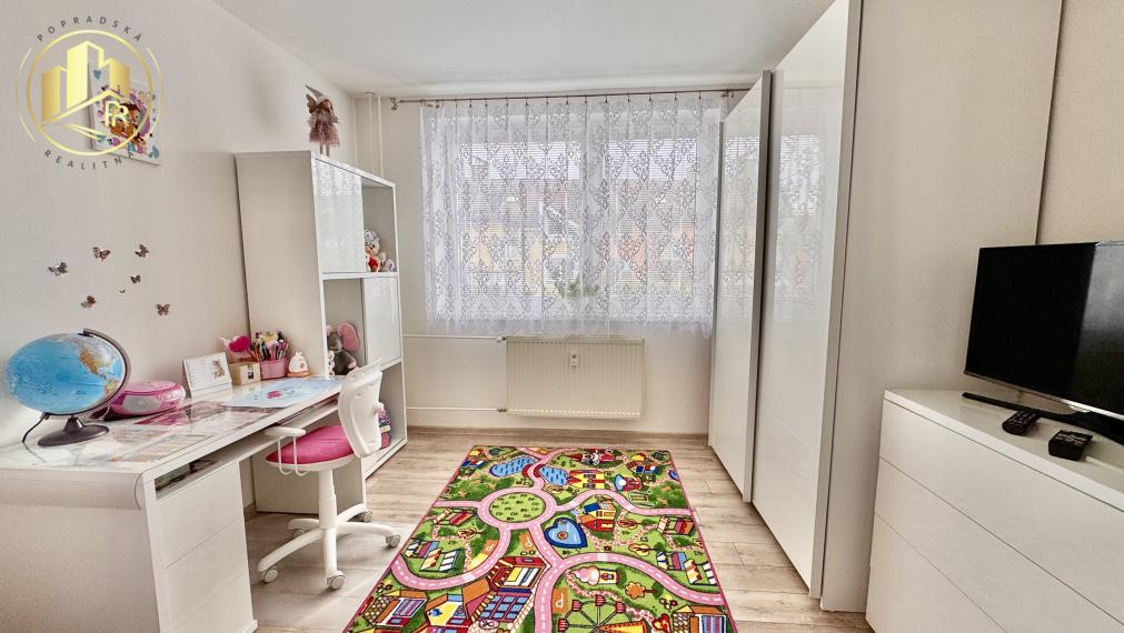 3-izbový byt s dvoma loggiami a výhľadom na Tatry – Poprad Veľká, komplet zariadený