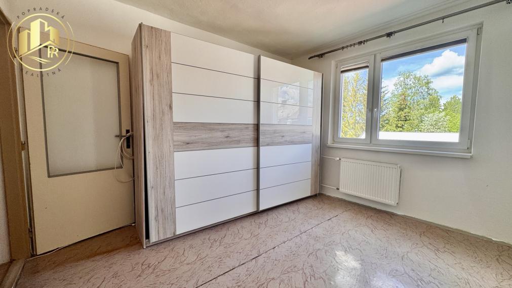 3-izbový byt s balkónom, záhradkou a garážou v pokojnej lokalite obce Štrba