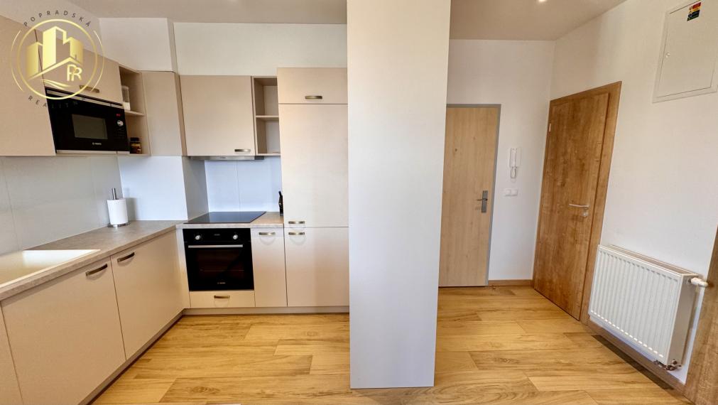 Kompletne zariadený 2-izbový byt s balkónom a parkovaním v centre Popradu