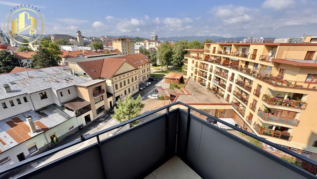 Kompletne zariadený 2-izbový byt s balkónom a parkovaním v centre Popradu