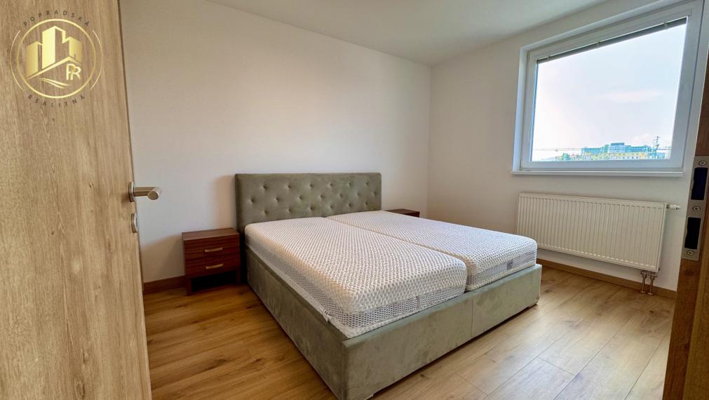 Kompletne zariadený 2-izbový byt s balkónom a parkovaním v centre Popradu