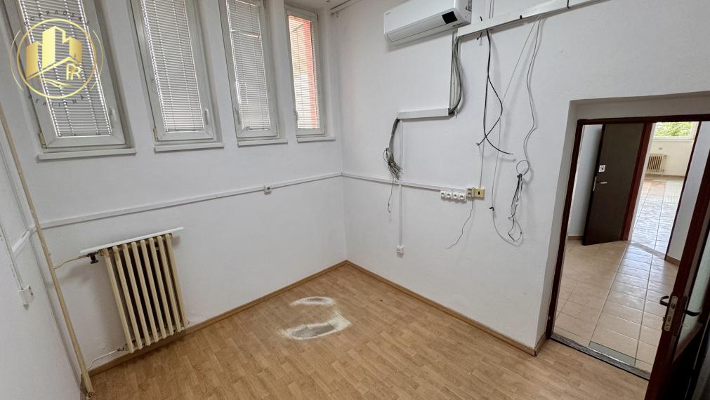 Prenájom obchodno-kancelárskych priestorov | 176 m² | Poprad - VEĽKÁ