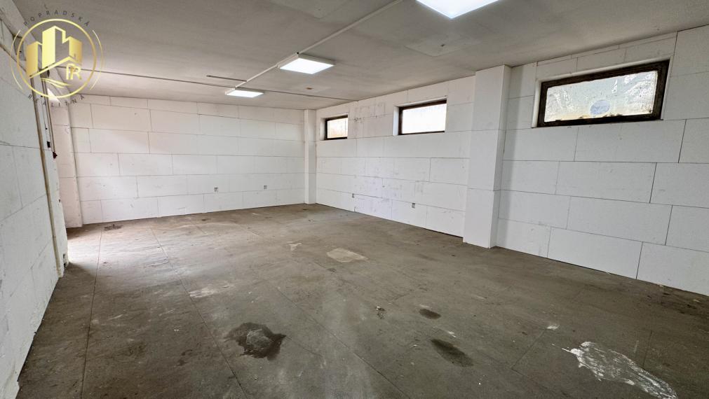 Prenájom 3 zateplených garáží | 48 m² | Poprad - Veľká