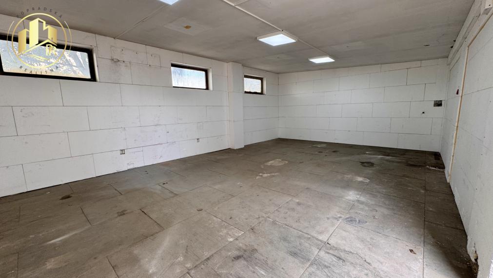 Prenájom 3 zateplených garáží | 48 m² | Poprad - Veľká