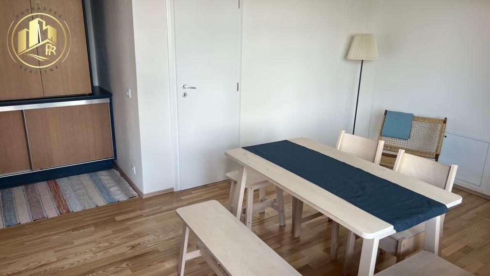 MODERNÝ APARTMÁN S VEĽKOU TERASOU A SÚKROMNÝM PARKOVANÍM – POPRAD, VEĽKÁ
