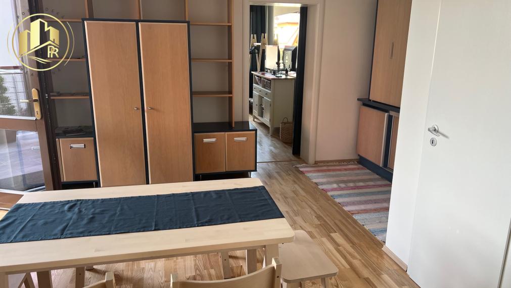 MODERNÝ APARTMÁN S VEĽKOU TERASOU A SÚKROMNÝM PARKOVANÍM – POPRAD, VEĽKÁ