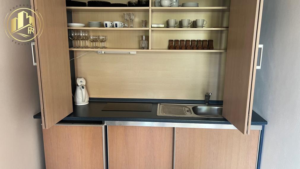 MODERNÝ APARTMÁN S VEĽKOU TERASOU A SÚKROMNÝM PARKOVANÍM – POPRAD, VEĽKÁ