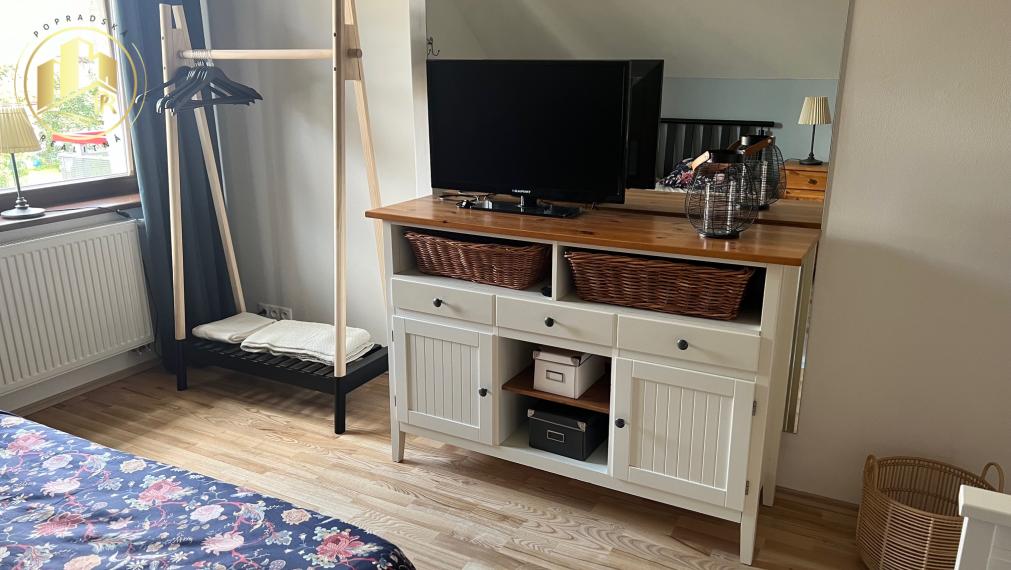 MODERNÝ APARTMÁN S VEĽKOU TERASOU A SÚKROMNÝM PARKOVANÍM – POPRAD, VEĽKÁ