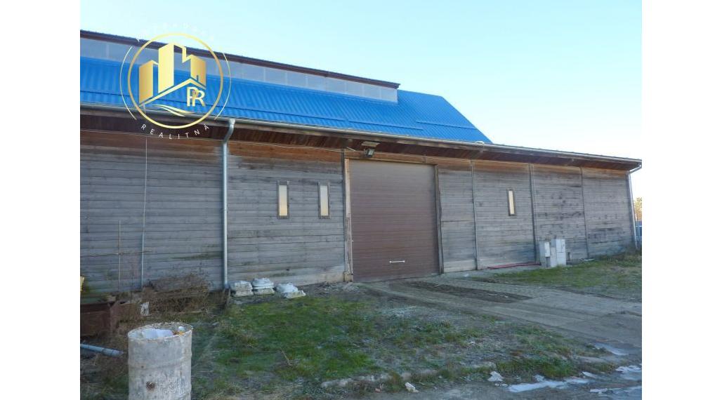 Skladovacie priestory / hala na prenájom v Poprade.