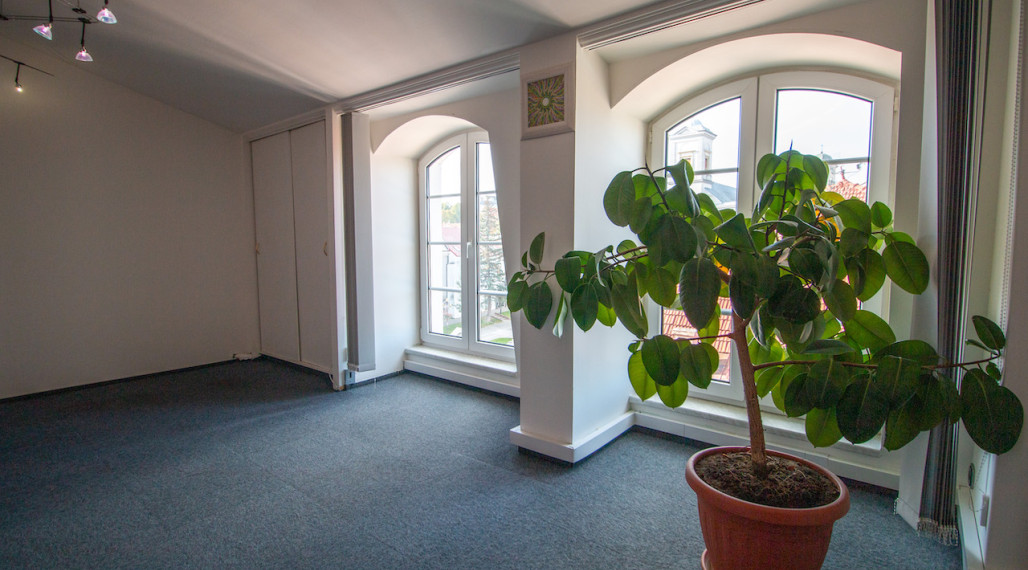 Reprezentatívne a priestranné kancelárie na prenájom priamo na námestí mesta Poprad