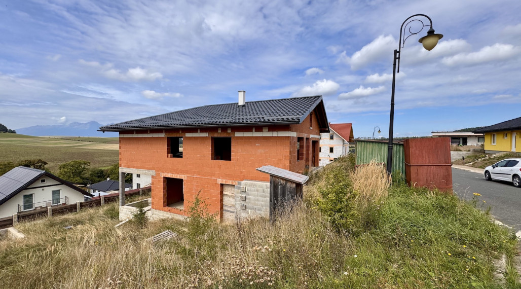 Rodinný dom vo Vlkovej – ideálne miesto pre Vašu budúcnosť!