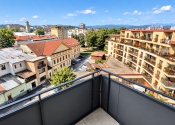 VÝRAZNÁ ZĽAVA !! Kompletne zariadený 2-izbový byt s balkónom a parkovaním v centre Popradu - fotografia 13
