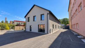 271 m² PRIESTOR PRE VAŠE PODNIKANIE | KOMPLETNE ZREKONŠTRUOVANÝ OBJEKT | PARKOVANIE | BILLBOARD - fotografia 1