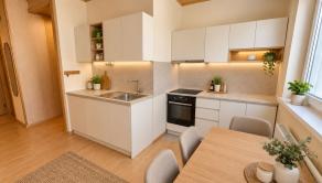 Znížená cena !! 3-IZBOVÝ BYT 69,22 m² V SKVELEJ LOKALITE POPRADU na predaj ! - fotografia 10