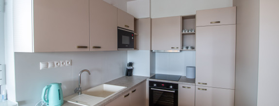 Štýlový 2-izbový byt s balkónom, parkovaním a výhľadom – top lokalita Poprad