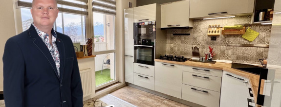 REZERVOVANÉ !! 2-izbový byt po rekonštrukcii s balkónom a výhľadom na Tatry – Matejovce