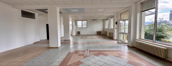 Prenájom obchodno-kancelárskych priestorov | 176 m² | Poprad - VEĽKÁ