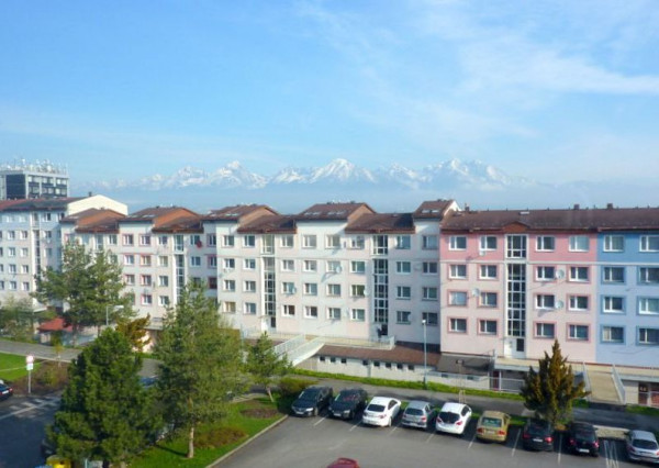 Kancelárske priestory v centre mesta Poprad v blízkosti OC Forum !!