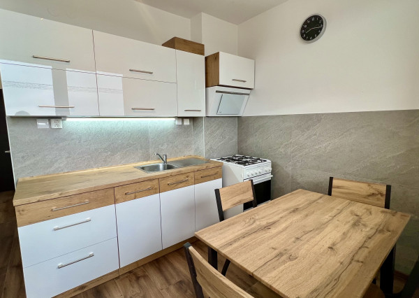 Pekný 2 izbový byt na prenájom Starý Juh, Poprad