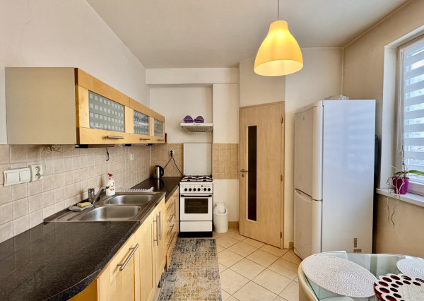 Priestranný 3-izbový byt s balkónom na prenájom, Poprad Juh