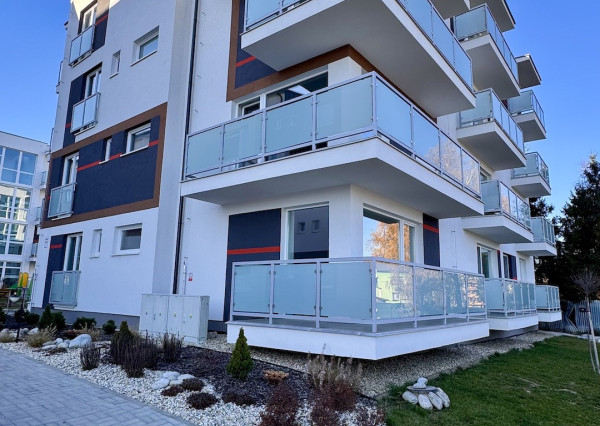 Na prenájom štýlový 3-izbový byt s dvoma balkónmi a garážovým státím v Poprade – Veľká
