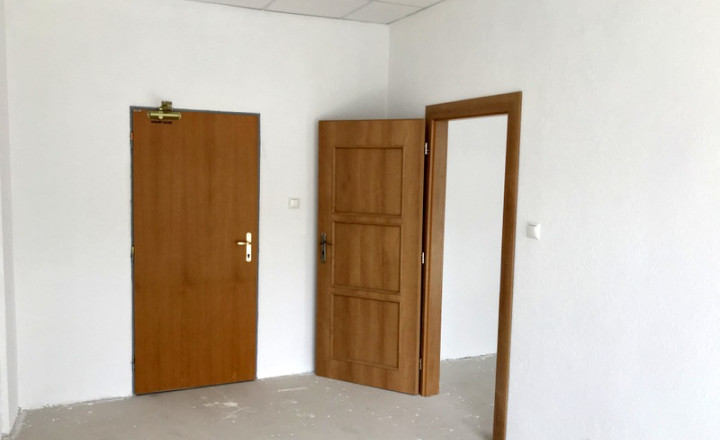 Lukratívne kancelárske priestory na prenájom v centre Popradu - fotografia 3