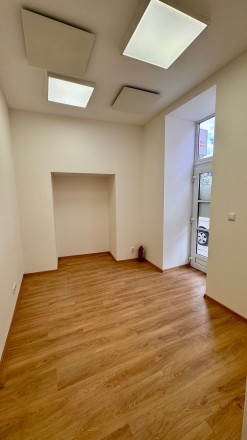 Obchodné priestory na prenájom, centrum mesta Poprad - fotografia 5