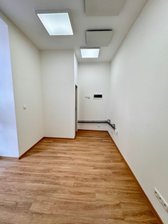 Obchodné priestory na prenájom, centrum mesta Poprad - fotografia 4