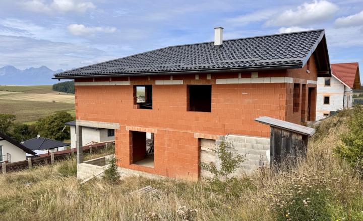 Rodinný dom vo Vlkovej – ideálne miesto pre Vašu budúcnosť! - fotografia 3