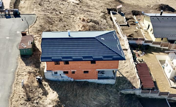 Rodinný dom vo Vlkovej – ideálne miesto pre Vašu budúcnosť! - fotografia 18