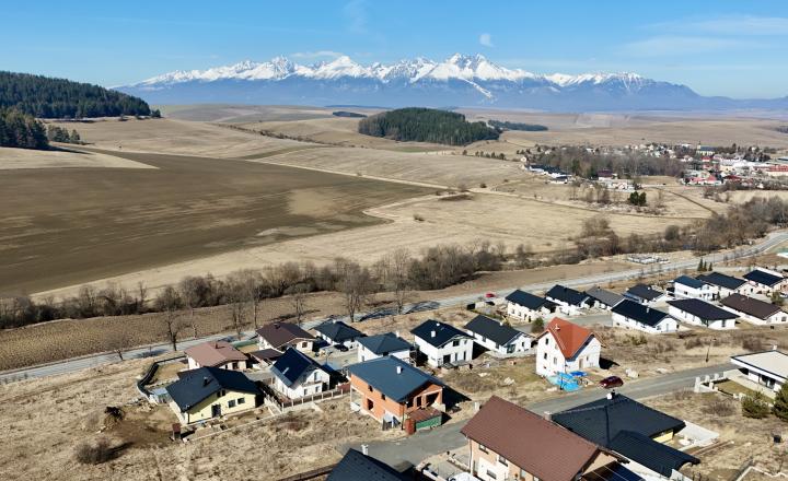 Rodinný dom vo Vlkovej – ideálne miesto pre Vašu budúcnosť! - fotografia 19