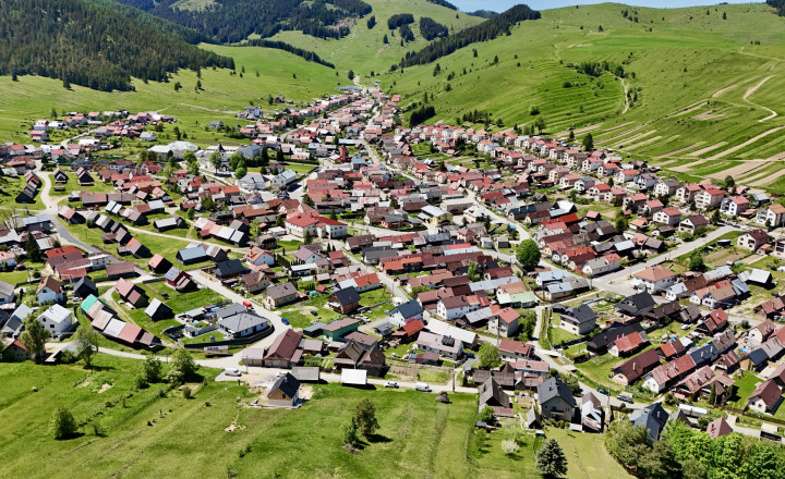 SLNEČNÝ POZEMOK V SRDCI PRÍRODY, Liptovská Teplička,  1088 m² - fotografia 1