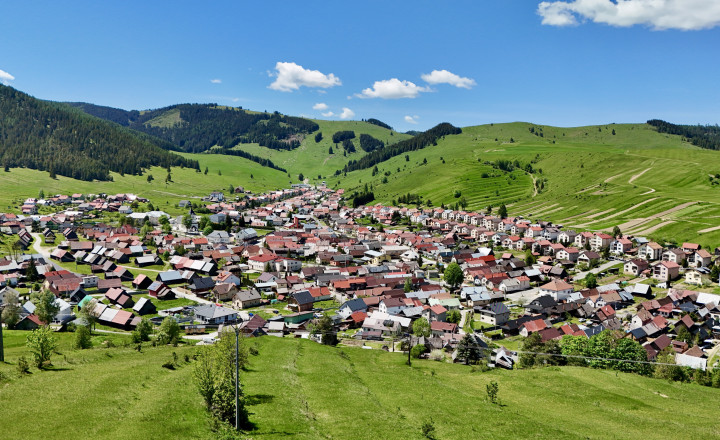 SLNEČNÝ POZEMOK V SRDCI PRÍRODY, Liptovská Teplička,  1088 m² - fotografia 4
